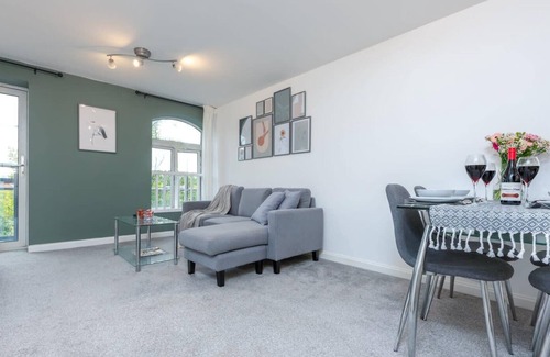 Atlantic Wharf Apartment | Cozy 1BR Retreat | Prime Cardiff Location