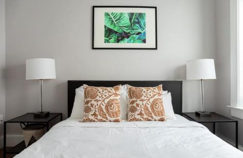 Theatre District Apartment | Cozy 1br Walk anywhere