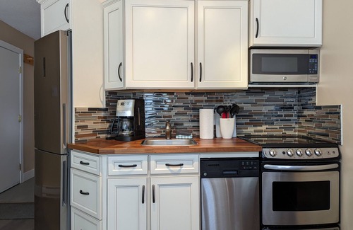 Whistler Creekside House | Cozy 1BR Walk to Gondola, Sleep 4, Free Parking