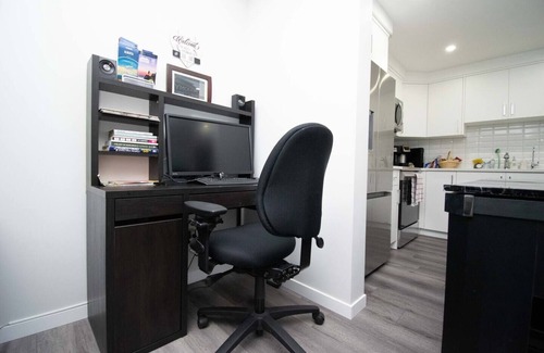 Southeast Calgary House | Cozy 1BR wt. Home Office & Entire Suite