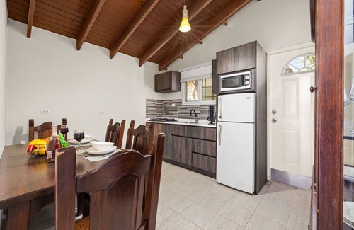 Bubali Apartment | Cozy 1BR1BA w/Private Pool & Patio Close 2 Beach