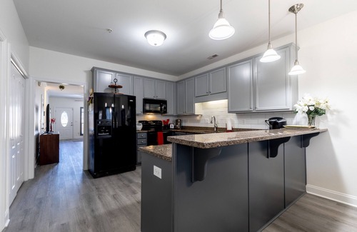 Madison House | Cozy 1Lvl 2BR Townhome near HSV Airport.