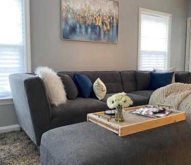 Cleveland Heights Apartment | Cozy, 1st floor apartment 2bdrms Plus Semi Private room with Futon Pets with fee Family Friendly Close to Everything