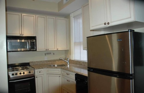 Annapolis Apartment | Cozy 1st Floor King George one bedroom apartment right across from USNA