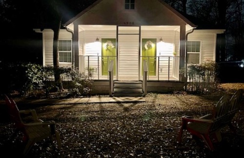 Church Street Apartment | Cozy 2/1 Duplex 10 min from ATL Airport- Unit A