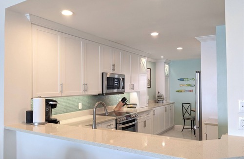 Wabasso Beach Condo | Cozy 2/2 Ocean Condo in the Sea Oaks Beach & Tennis Club