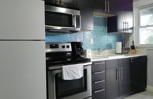 Coral Way Apartment | cozy 2 bd 1 bath in the heart of Little Havana(3)