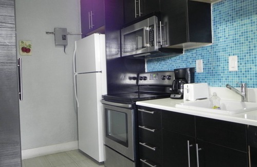 Coral Way Apartment | cozy 2 bd 1 bath in the heart of Little Havana(3)