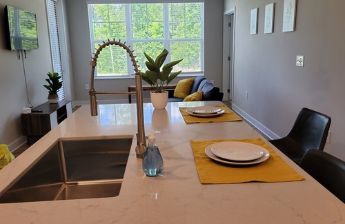 Morrisville Apartment | Cozy 2 BDR Apt with Pool and Gym Near RDU & RTP