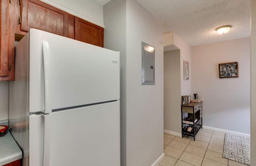 Hope Gardens Apartment | Cozy 2 BDR Condo with lovely Balcony! 1.5M to Broadway