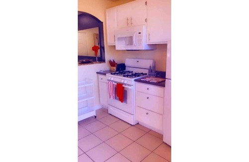 Uptown Condo | Cozy 2 Bdr *Diamond In The Bluff* Unit 1