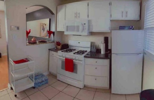 Uptown Condo | Cozy 2 Bdr *Diamond In The Bluff* Unit 1