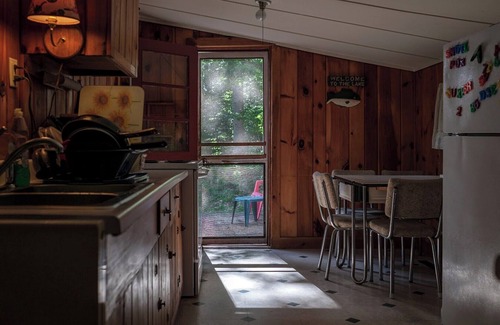 Hadley Cabin | Cozy 2-bdrm, 3-season Adirondack cabin at tranquil Great Sacandaga Lake w/WiFi
