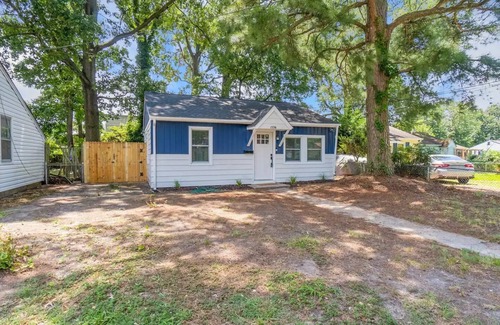 Hampton House | Cozy 2 Bdrm Home by the Beachnn