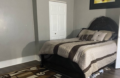 West Main Historic District House | Cozy 2 bdrm home