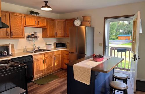 Potsdam Apartment | Cozy 2-bdrm in village of Potsdam. Walk to downtown, directly on the river.