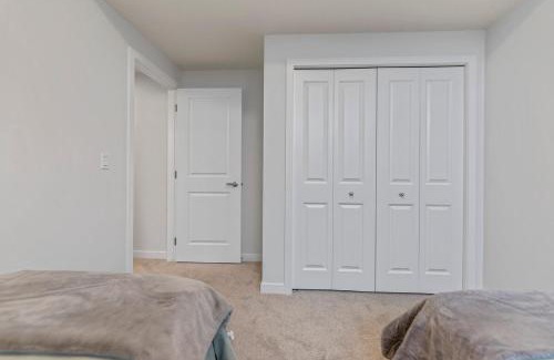 Southeast Calgary House | Cozy 2-Bed 1 Bath Entire Place