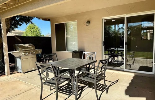 Hillcrest Ranch Homeowners House | Cozy 2 Bed 2 Bath in Hillcrest Ranch