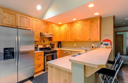 Warnick House | Cozy 2 Bed/2 Bath with sauna, perfect for small families