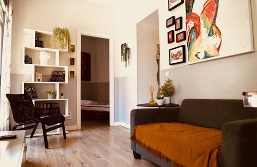 Adelfas Apartment | Cozy 2-Bed Apartment Near the Center