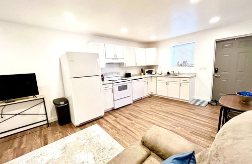 Fords Branch Apartment | Cozy 2 Bed Apartment - Free Wi-Fi & Parking