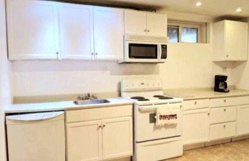 Northeast Edmonton House | Cozy 2-Bed Basement Retreat