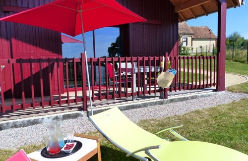 Meillard Cottage | Cozy 2-Bed Gîte with Terrace, Countryside Views, and Family Amenities