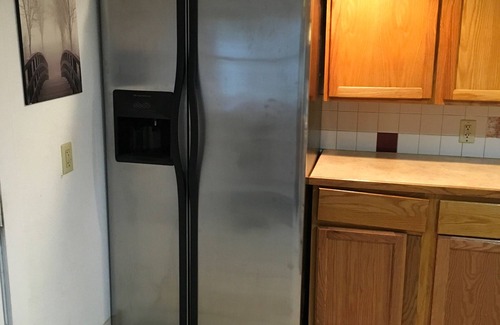 North End House | Cozy 2 Bed House, 7 Dollar Uber to Excel Center
