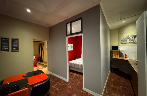 Kempton Park Bed & Breakfast | Cozy 2 Bed Room Apartment 5min from OR Tambo International Airport