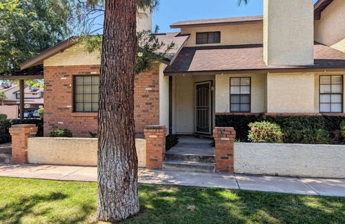 Gilbert House | Cozy 2-Bed Townhome w/Pool, AC & WiFi – Walk to Downtown Gilbert!
