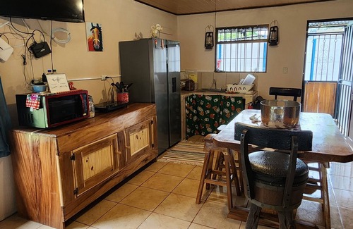 Paquera Cottage | Cozy 2-bedroom house, WiFi, AC in Playa Pajaros, minutes away from MANY beaches!