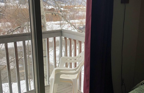 Steamboat Springs House | Cozy 2-bedroom townhome, with WIFI near free bus in awesome Steamboat Springs