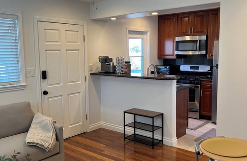 Cupertino Apartment | Cozy 2-bedroom/1-bath guest house in Cupertino