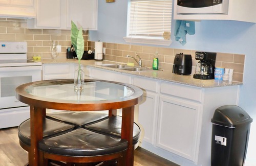 Harlandale House | Cozy 2-bedroom/1bath retreat in San Antonio
