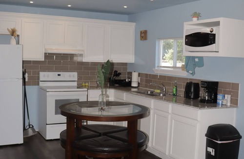Harlandale House | Cozy 2-bedroom/1bath retreat in San Antonio