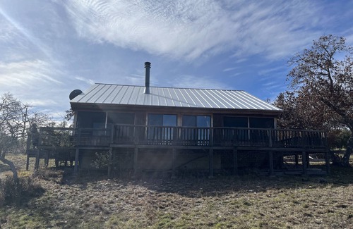 Harper Cabin | Cozy 2-bedroom, 2-bath cabin with WiFi, AC in Harper Tx on secluded 215 acres.