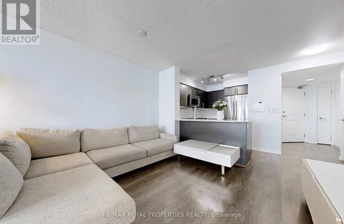 King West Village Apartment | Cozy 2-bedroom 2 bathroom apartment with fitness room, WiFi in Downtown Toronto