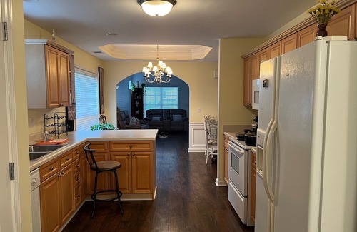 Pelham House | Cozy 2 Bedroom 2 Bathroom townhouse in the heart of Hoover/Pelham area