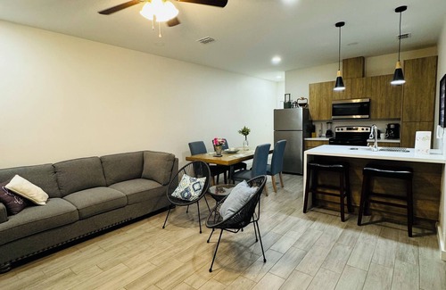 Pharr Apartment | Cozy 2-bedroom, 2 bathroom apartment at the heart of the cities Pharr & McAllen