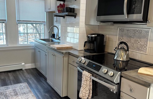 Greenwood Lake Apartment | Cozy 2-bedroom apartment in delightful Greenwood Lake with AC, WiFi