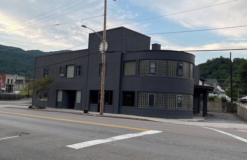 Big Stone Gap Apartment | Cozy 2-bedroom apartment in downtown Big Stone Gap with views.