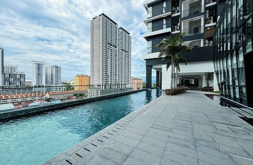 Jelutong House | Cozy 2-bedroom apartment in beautiful George Town with WiFi, fitness room