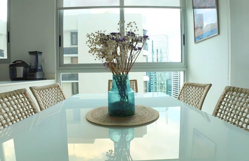 Obarrio Apartment | Cozy 2-bedroom apartment in the heart of Panama City with pool, laundry, gym, AC