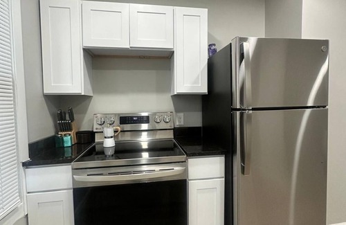 Springfield Apartment | Cozy 2-bedroom apartment Near Six Flags & Attractions