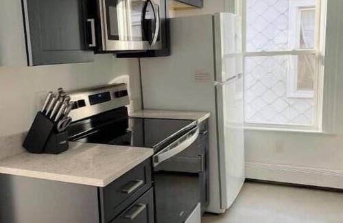 Burlington Apartment | Cozy 2 Bedroom Apartment Overlooking Park