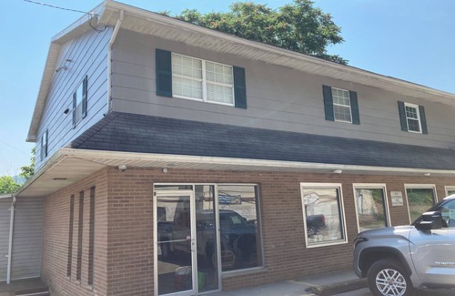 Stonewood Apartment | Cozy 2-bedroom apartment in tranquil Nutter Fort with AC, WiFi. Close to I 79.