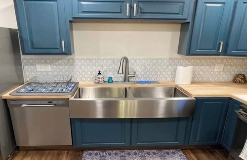 Turnagain Apartment | Cozy 2-bedroom apartment in soothing Anchorage with WiFi