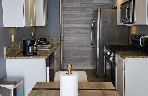 Bass Lake Apartment | Cozy 2-bedroom apartment in charming Bass Lake with WiFi, AC