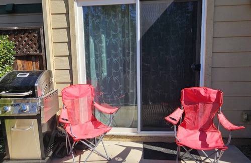 Bass Lake Apartment | Cozy 2-bedroom apartment in charming Bass Lake with WiFi, AC