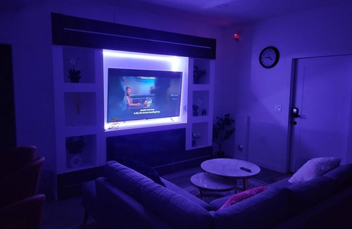 Elizabeth Apartment | Cozy 2-bedroom apartment in awesome Elizabeth with WiFi, AC